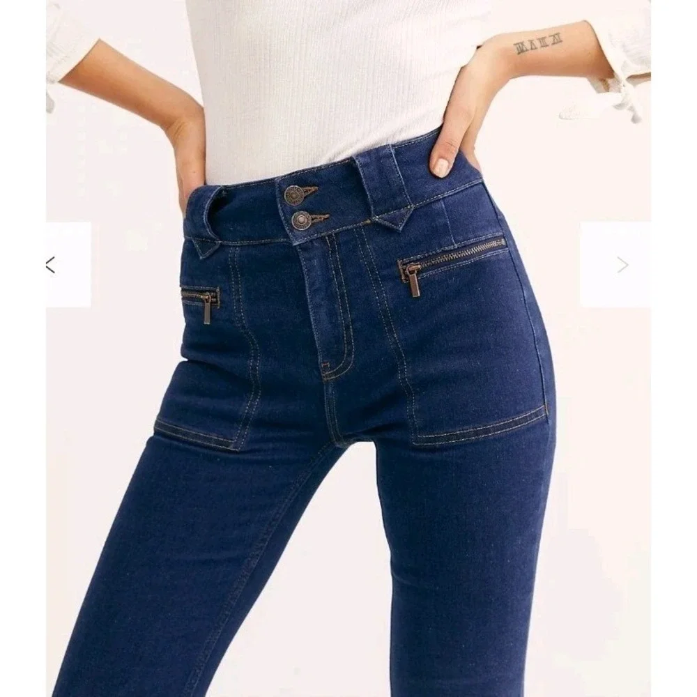 NEW We The Free Layla Flare Jeans 28‎ Farrah Blue 70s Boho Bell Bottom Dark Wash